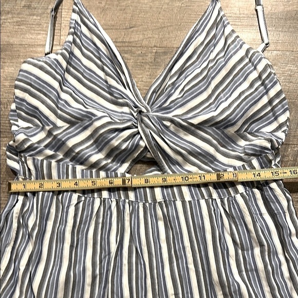 Aeropostale Blue/White Striped Twist Front Tie Back Romper NWT Size Large - Picture 7 of 10